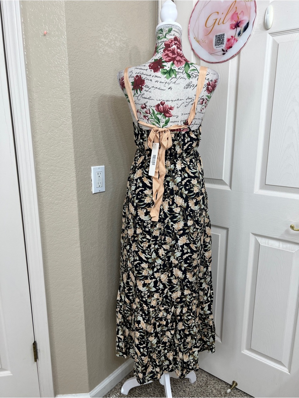 mine Black Floral Midi Dress with Beige Lace Trim - Picture 4 of 9